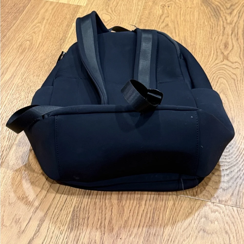 Bluzen Neoprene Backpack Black